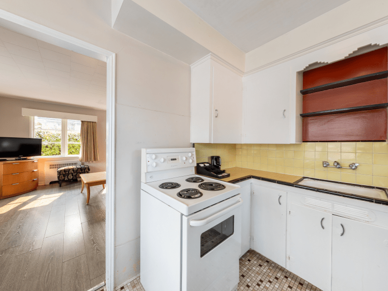 One bedroom Suite - full kitchen