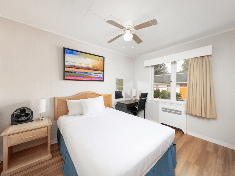 One Bedroom Suite - bedroom with double bed